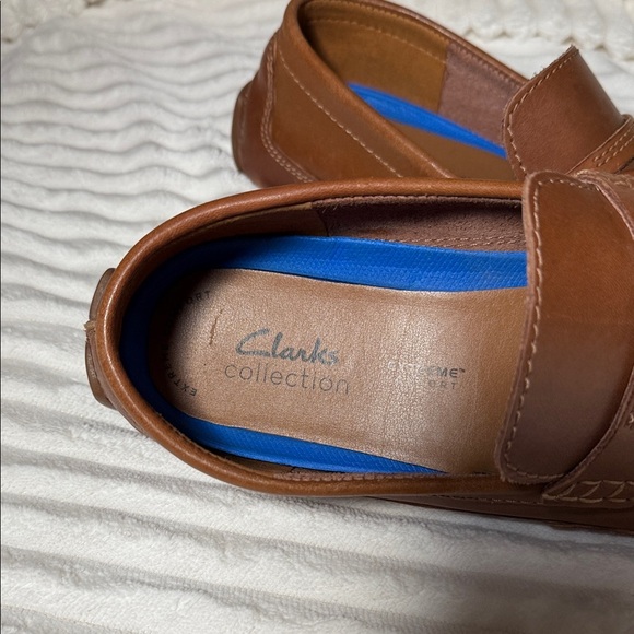 Clarks Men\'s Tan Leather Slip-Ons main image 5